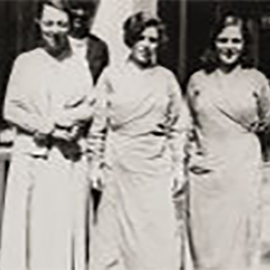  Peggy Turnbull with gallery assistants Edith (Dodie) and Mary (Lu) Flint.*