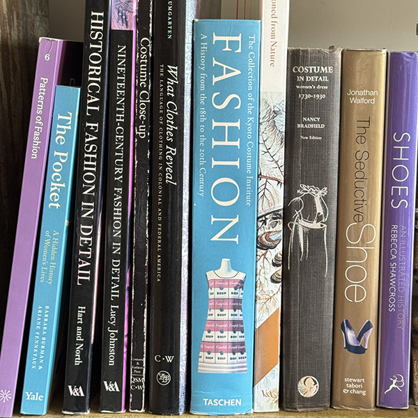 Bibliography - English  & European Dress