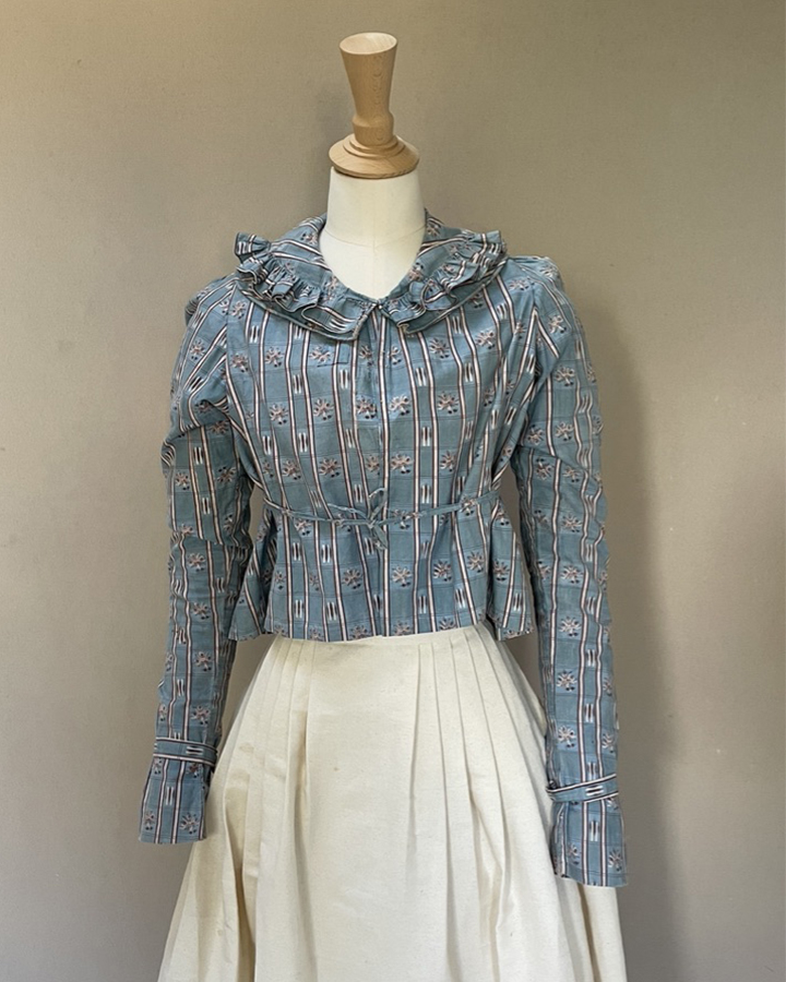 Caracao or Short Gown