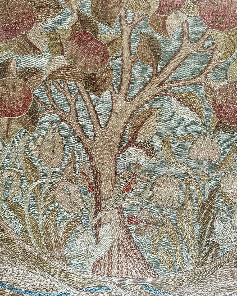 Morris & Co Apple Tree