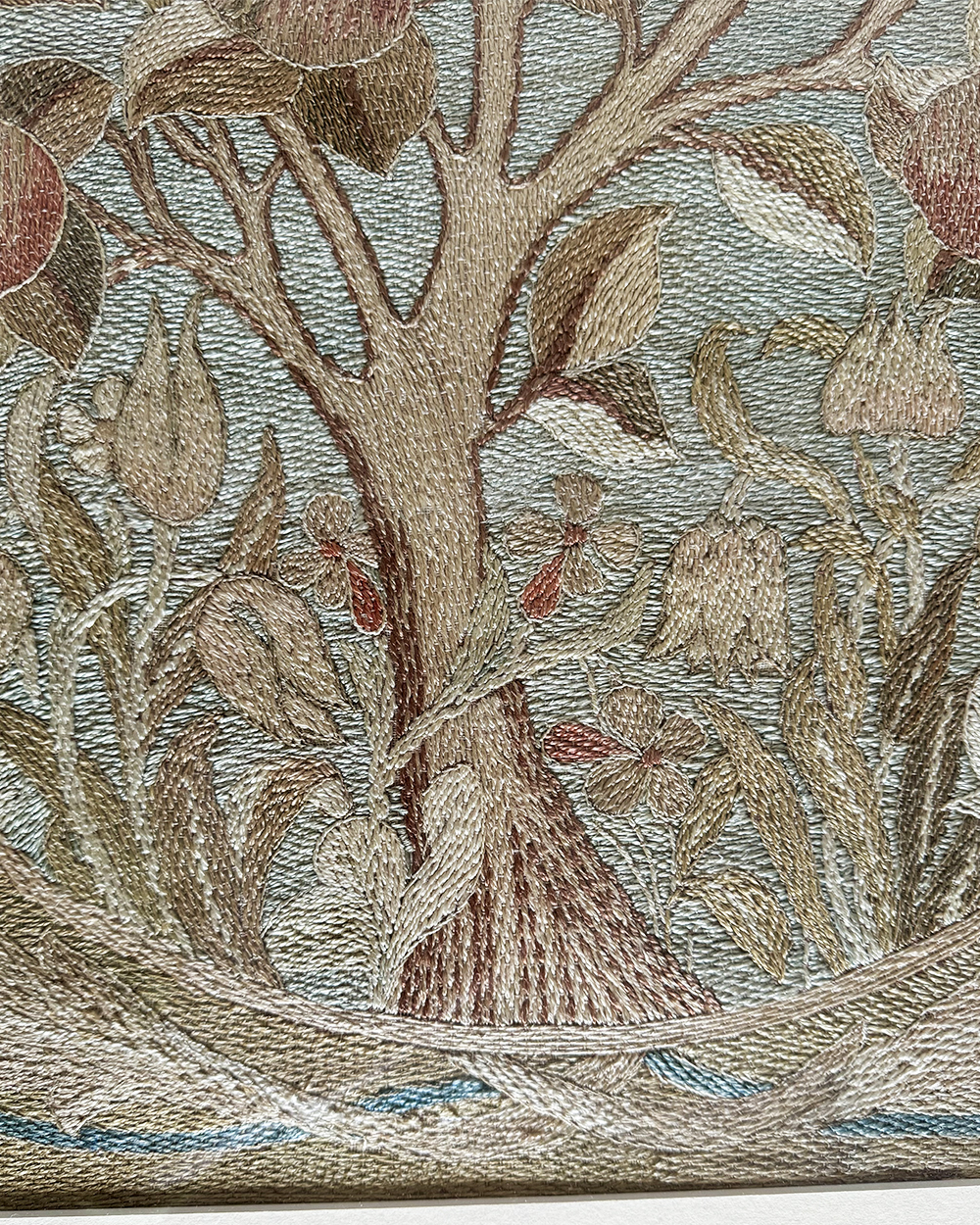 Morris & Co Apple Tree