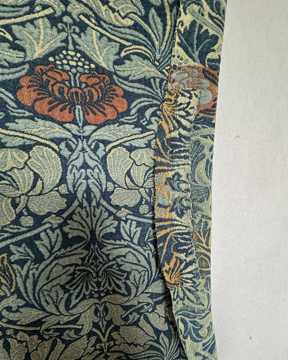 Morris <em>Tulip & Rose</em> D