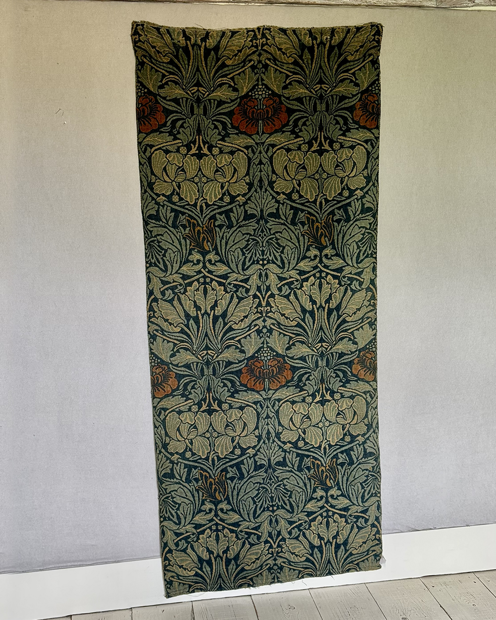 Morris <em>Tulip & Rose</em> E