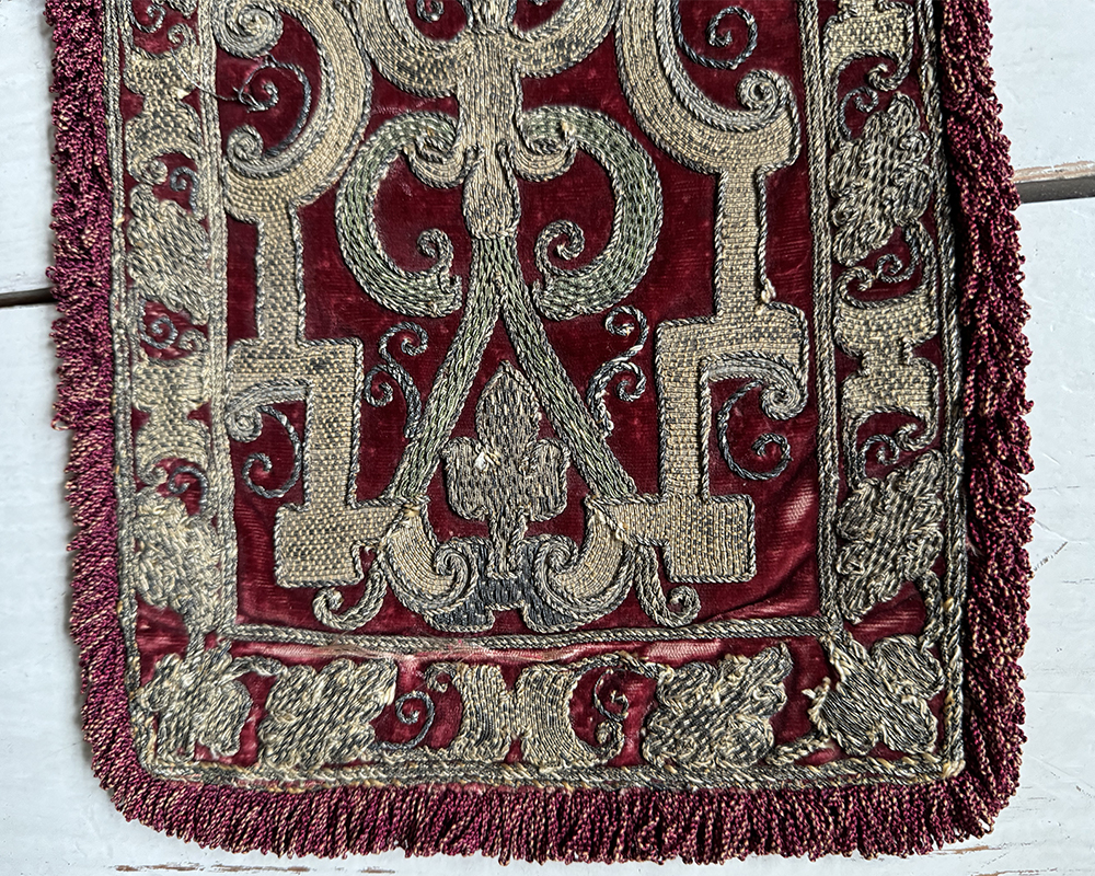 Italian Filé Velvet Runner