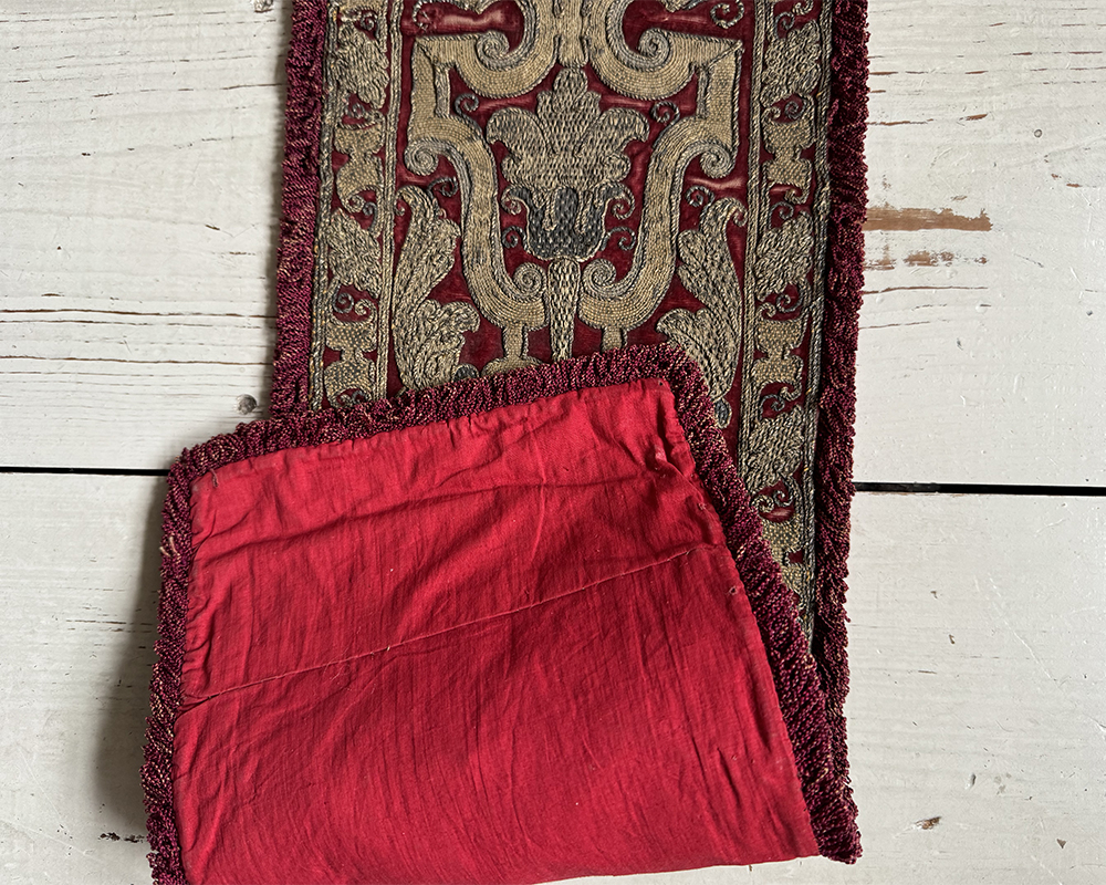 Italian Filé Velvet Runner