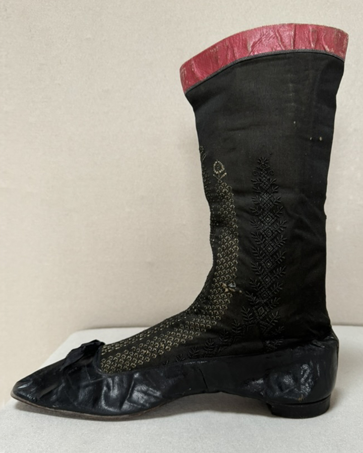Rare Dress Opera Boots
