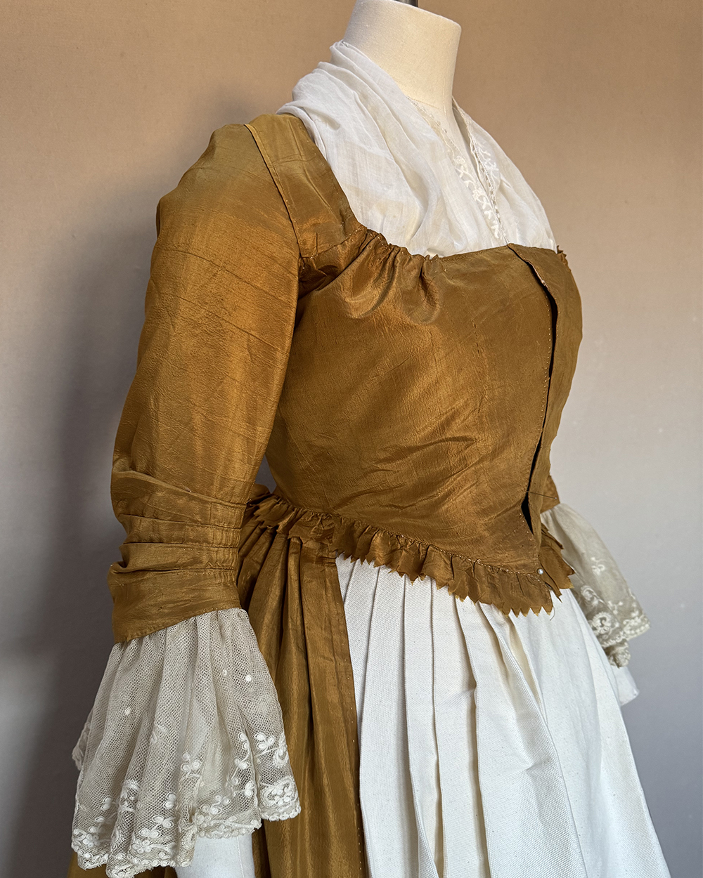 Amber Polonaise Robe