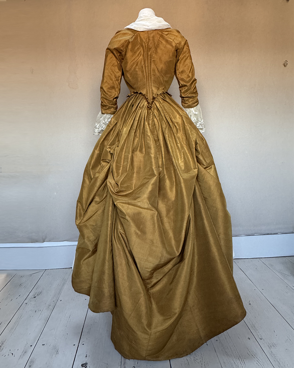 Amber Polonaise Robe