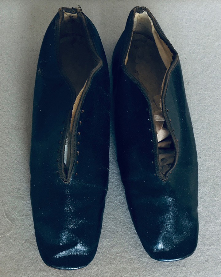 Women's Walking Shoes