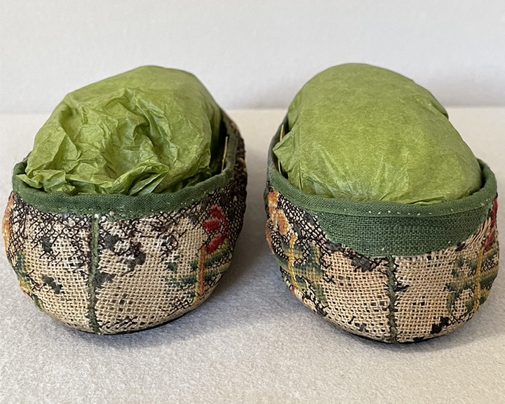 Embroidered Women's Slippers