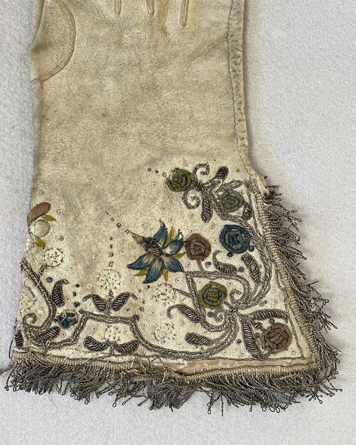 RARE Embroidered Gloves