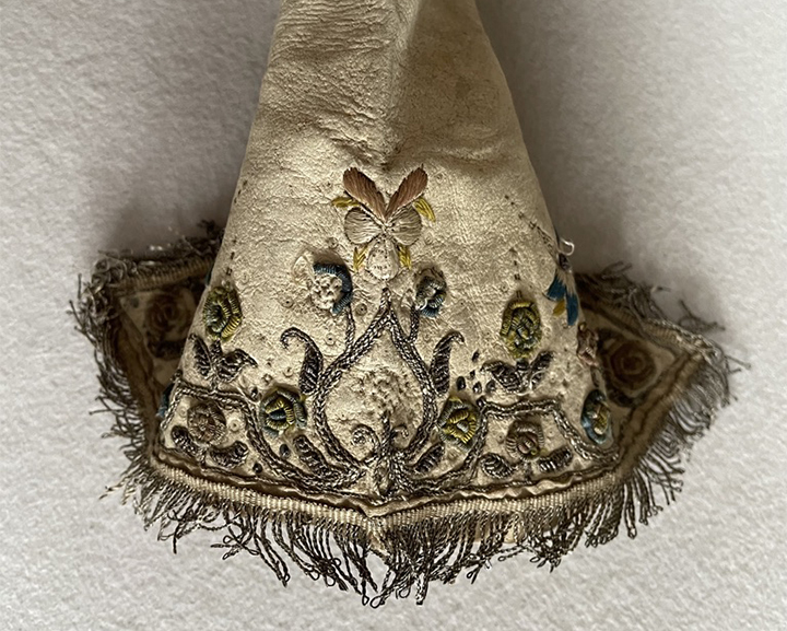 RARE Embroidered Gloves