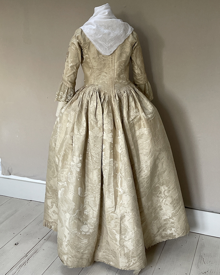 Robe a l'Anglaise