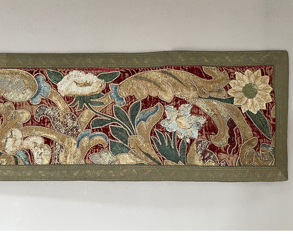 Italian Hanging/Runner