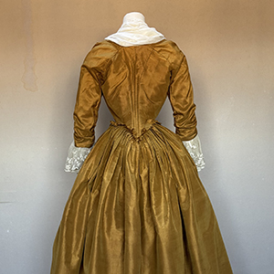 Amber Polonaise Robe