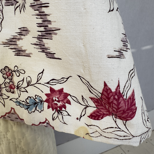 A Dutch Bed Cape