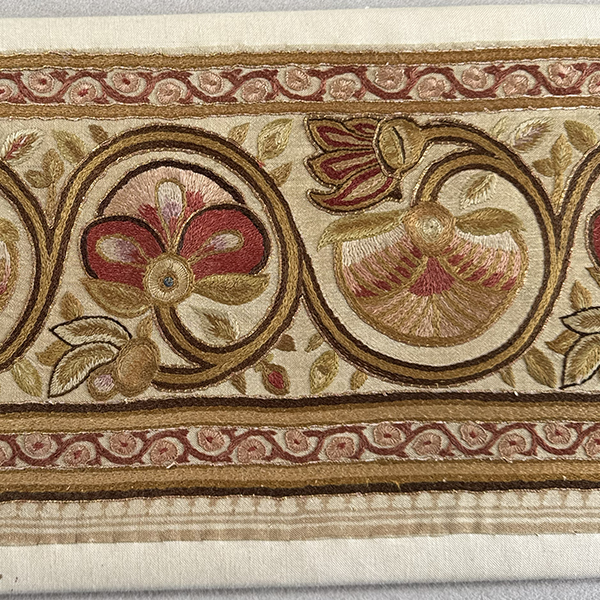 Leek <EM>Tanjore</EM> Lotus 1880