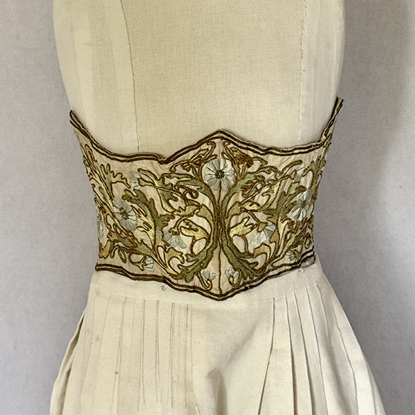 Bustier c 1910