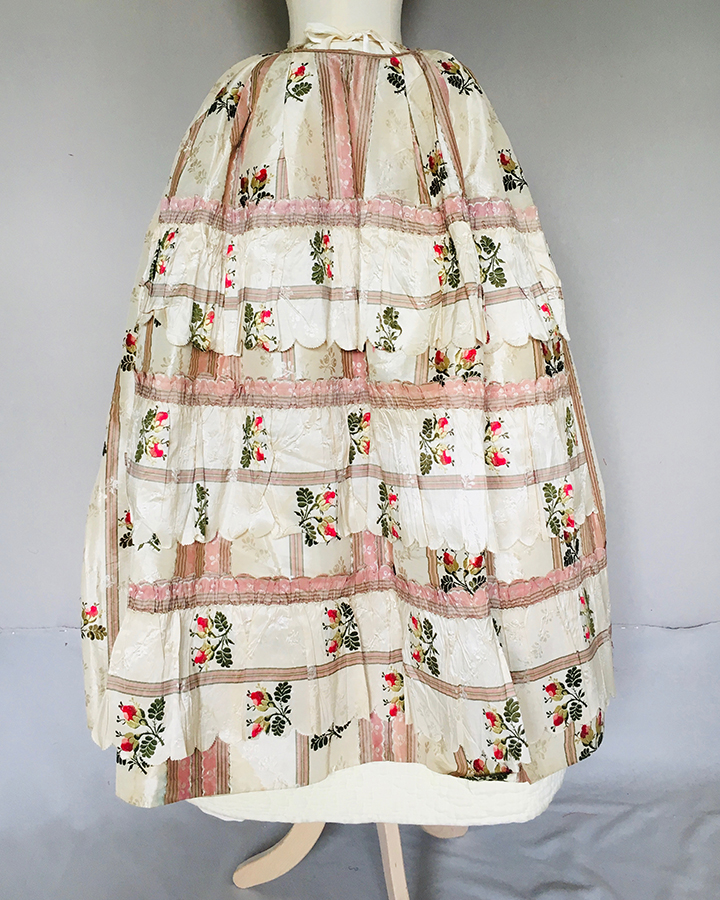 Sack Back Robe