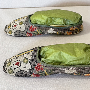 Embroidered Women's Slippers