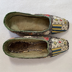 Embroidered Women's Slippers