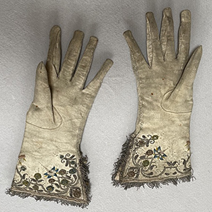 RARE Embroidered Gloves