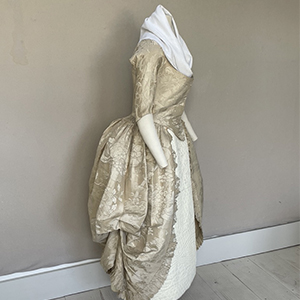 Robe a l'Anglaise 