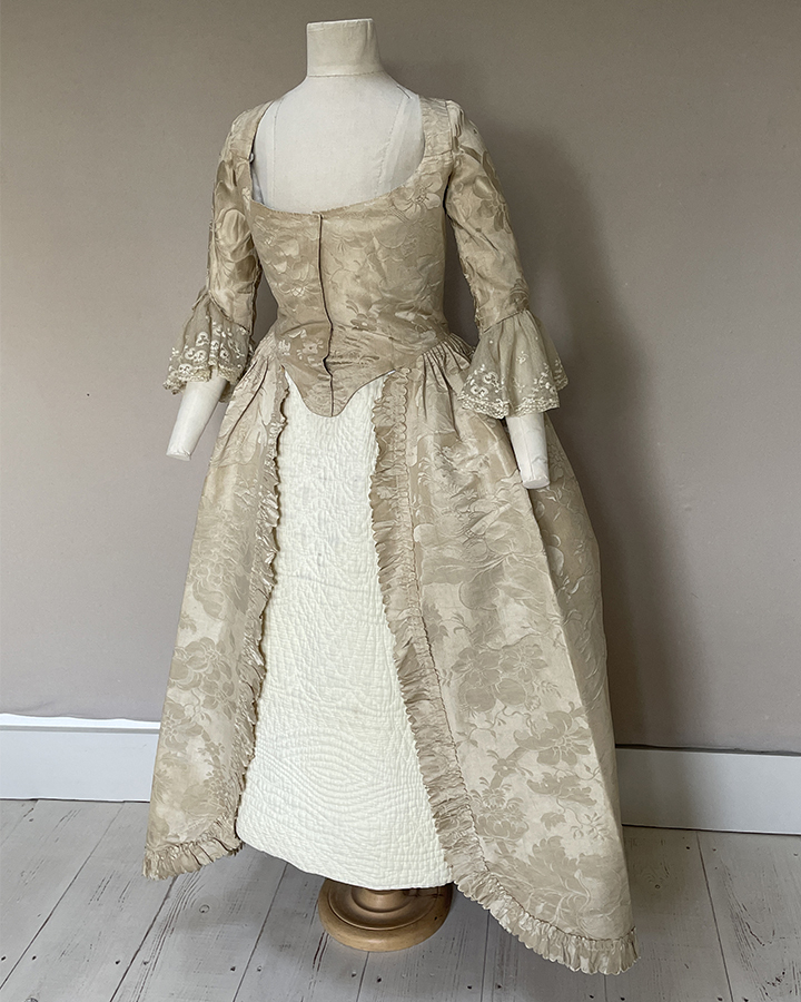 Robe a l'Anglaise 